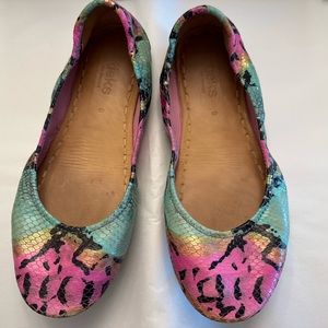 Electric Snake Tieks size 9